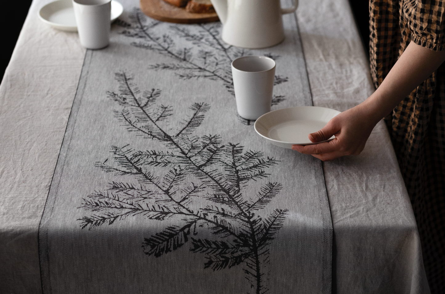 HAVU X TEEMU JÄRVI tablerunner - white-black